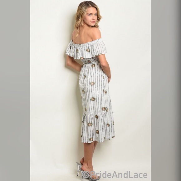 LAST 2️⃣ 🌻Off White/Navy Stripe Dress🌻 - Picture 2 of 3